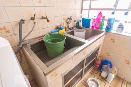 Casa à venda com 200m², 5 quartos e 4 vagas Casa à venda com 200m², 5 quartos e 4 vagasTanques