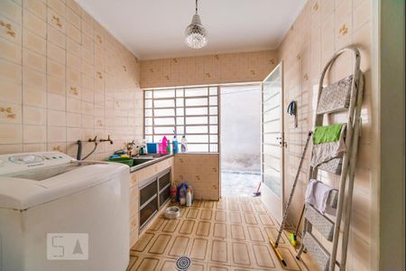 Casa à venda com 200m², 5 quartos e 4 vagas Casa à venda com 200m², 5 quartos e 4 vagasÁrea de Serviço