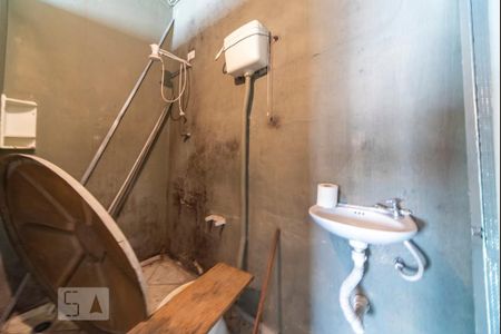 Casa à venda com 200m², 5 quartos e 4 vagas Casa à venda com 200m², 5 quartos e 4 vagasBanheiro da Oficina