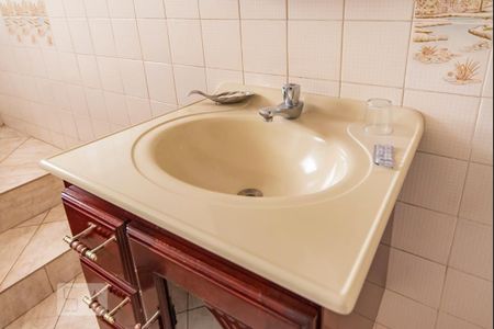 Casa à venda com 200m², 5 quartos e 4 vagas Casa à venda com 200m², 5 quartos e 4 vagasPia