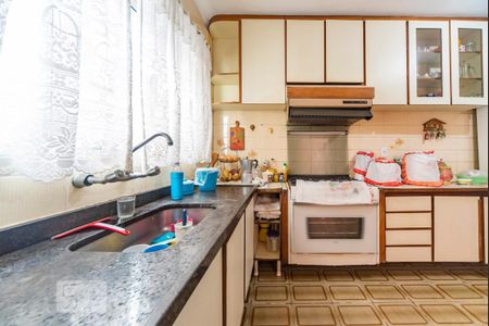 Casa à venda com 200m², 5 quartos e 4 vagas Casa à venda com 200m², 5 quartos e 4 vagasCozinha