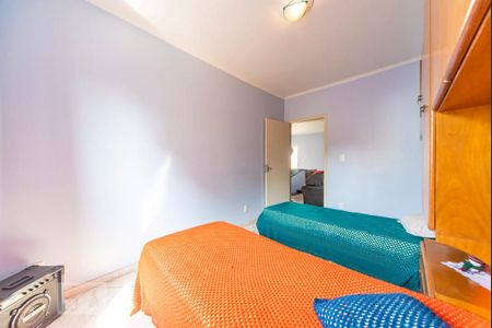 Casa à venda com 200m², 5 quartos e 4 vagas Casa à venda com 200m², 5 quartos e 4 vagasQuarto 3