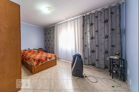 Casa à venda com 200m², 5 quartos e 4 vagas Casa à venda com 200m², 5 quartos e 4 vagasQuarto 2