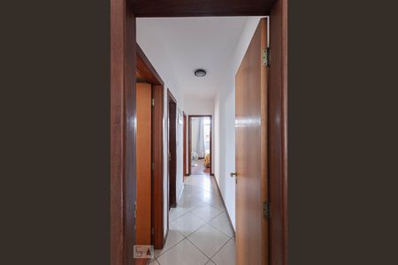 Corredor de apartamento à venda com 3 quartos, 117m² em Sagrada Família, Belo Horizonte