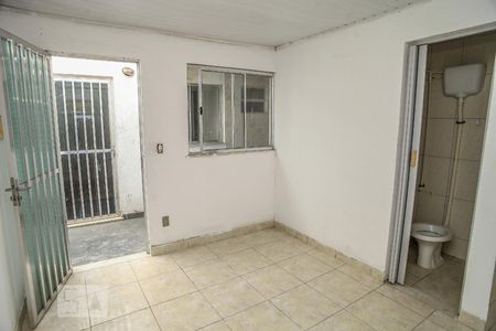 Quarto de kitnet/studio para alugar com 1 quarto, 12m² em Taquara, Rio de Janeiro