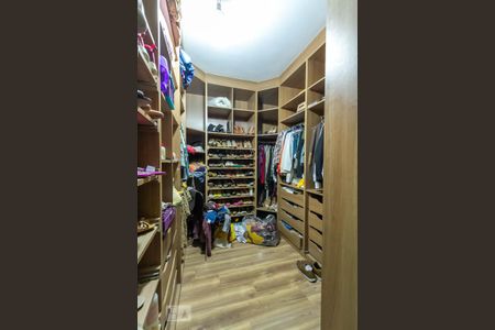 Closet da Suíte 1 de casa à venda com 4 quartos, 360m² em Taboão, São Bernardo do Campo