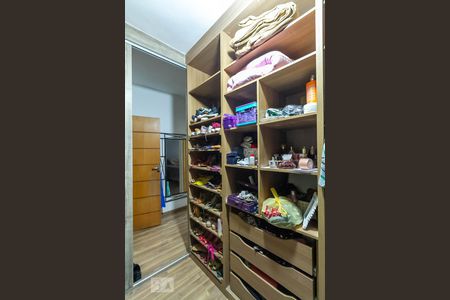 Closet da Suíte 1 de casa à venda com 4 quartos, 360m² em Taboão, São Bernardo do Campo