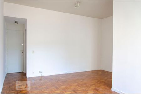 Sala de apartamento para alugar com 2 quartos, 70m² em Laranjeiras, Rio de Janeiro