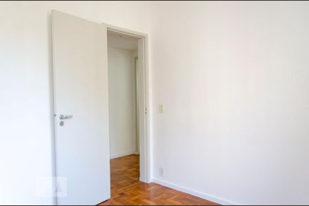 Quarto 1 de apartamento para alugar com 2 quartos, 70m² em Laranjeiras, Rio de Janeiro