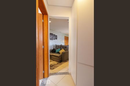 Corredor de apartamento à venda com 2 quartos, 58m² em Manacás, Belo Horizonte