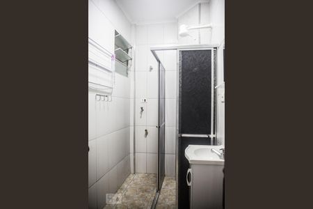 Banheiro de kitnet/studio para alugar com 1 quarto, 36m² em Santa Efigênia, São Paulo