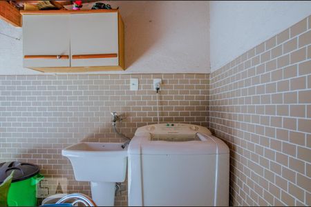 Casa à venda com 300m², 2 quartos e 3 vagas Casa à venda com 300m², 2 quartos e 3 vagasÁrea de Serviço