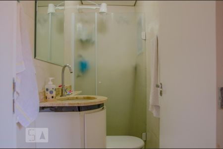 Casa à venda com 300m², 2 quartos e 3 vagas Casa à venda com 300m², 2 quartos e 3 vagasBanheiro s