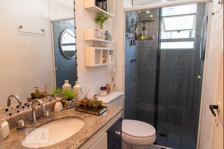 Banheiro de apartamento à venda com 2 quartos, 61m² em Jardim Santa Emília, São Paulo