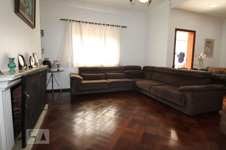 Sala 1 de casa para alugar com 5 quartos, 321m² em Granja Julieta, São Paulo