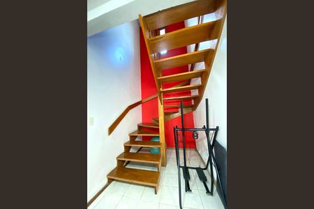 Escada de casa à venda com 1 quarto, 159m² em Guarani, Novo Hamburgo