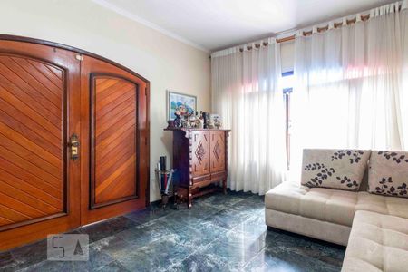 Casa à venda com 280m², 4 quartos e 6 vagasSala