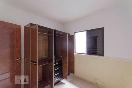 Quarto 1 de casa para alugar com 2 quartos, 70m² em Vila Nhocune, São Paulo