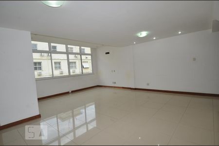 Apartamento à venda com 115m², 3 quartos e sem vagaSala