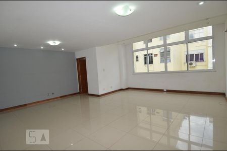 Apartamento à venda com 115m², 3 quartos e sem vagaSala