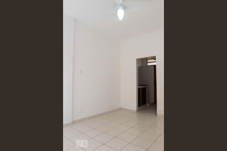 Quarto/Sala de kitnet/studio à venda com 1 quarto, 20m² em Leblon, Rio de Janeiro