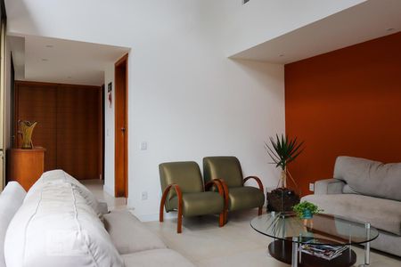 Sala de casa de condomínio para alugar com 3 quartos, 220m² em Fazenda Rodeio, Mogi das Cruzes