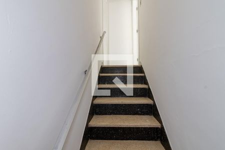Escadas de casa à venda com 2 quartos, 100m² em Vila Moraes, São Paulo