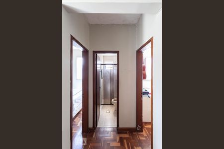 Corredor de apartamento à venda com 2 quartos, 60m² em Ipiranga, Belo Horizonte