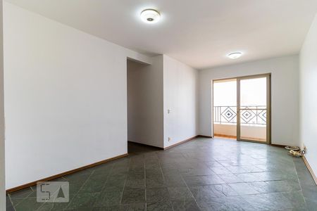 Sala de apartamento para alugar com 3 quartos, 90m² em Vila Rossi, Campinas