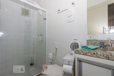 Banheiro da Suíte de apartamento à venda com 1 quarto, 45m² em Jardim Floresta, Porto Alegre