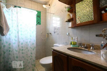 Banheiro de casa à venda com 3 quartos, 125m² em Vila Yara, Osasco