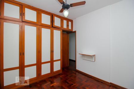 Quarto 1 de apartamento para alugar com 2 quartos, 62m² em Botafogo, Rio de Janeiro