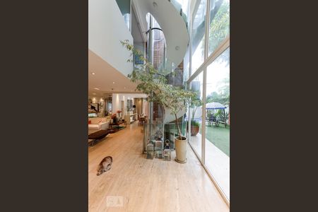 Casa de condomínio à venda com 790m², 4 quartos e 6 vagas Casa de condomínio à venda com 790m², 4 quartos e 6 vagasHall Entrada