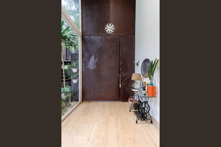 Casa de condomínio à venda com 790m², 4 quartos e 6 vagas Casa de condomínio à venda com 790m², 4 quartos e 6 vagasHall Entrada