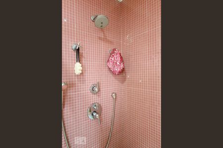 Casa de condomínio à venda com 790m², 4 quartos e 6 vagas Casa de condomínio à venda com 790m², 4 quartos e 6 vagasBanheiro da Suíte 3