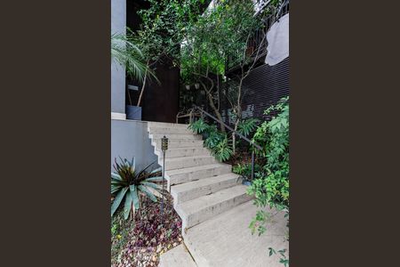 Casa de condomínio à venda com 790m², 4 quartos e 6 vagas Casa de condomínio à venda com 790m², 4 quartos e 6 vagasEscadas Entrada