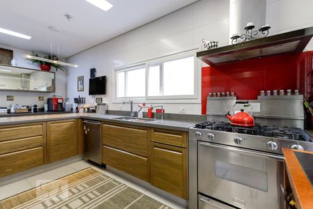 Casa de condomínio à venda com 790m², 4 quartos e 6 vagas Casa de condomínio à venda com 790m², 4 quartos e 6 vagasCozinha