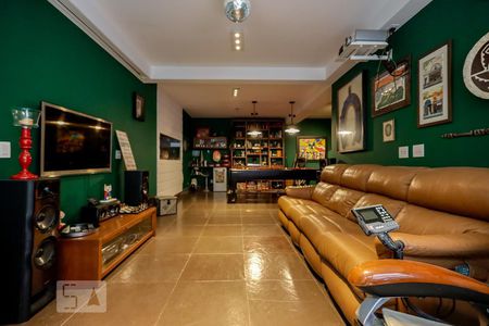 Casa de condomínio à venda com 790m², 4 quartos e 6 vagas Casa de condomínio à venda com 790m², 4 quartos e 6 vagasSalão de Jogos