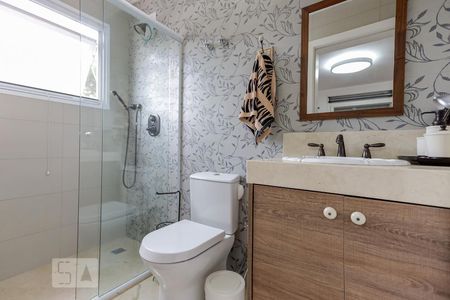 Casa de condomínio à venda com 790m², 4 quartos e 6 vagas Casa de condomínio à venda com 790m², 4 quartos e 6 vagasBanheiro da Suíte 4