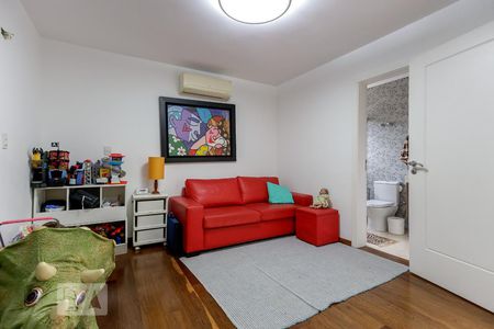 Casa de condomínio à venda com 790m², 4 quartos e 6 vagas Casa de condomínio à venda com 790m², 4 quartos e 6 vagasSuíte 4