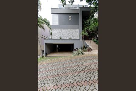 Casa de condomínio à venda com 790m², 4 quartos e 6 vagas Casa de condomínio à venda com 790m², 4 quartos e 6 vagasFachada da Casa