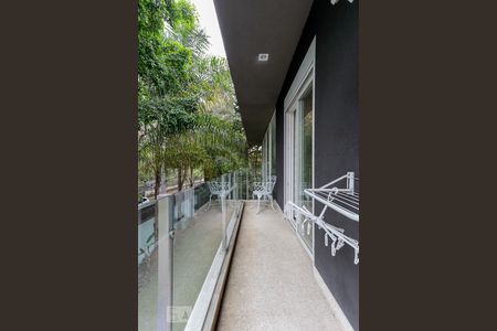 Casa de condomínio à venda com 790m², 4 quartos e 6 vagas Casa de condomínio à venda com 790m², 4 quartos e 6 vagasVaranda da Suíte 1