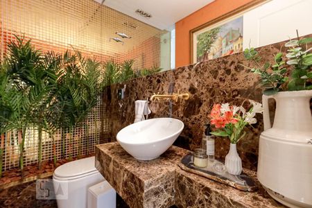 Casa de condomínio à venda com 790m², 4 quartos e 6 vagas Casa de condomínio à venda com 790m², 4 quartos e 6 vagasLavabo