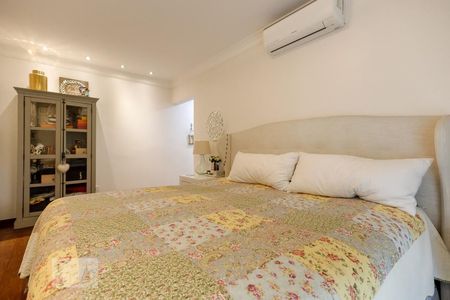 Casa de condomínio à venda com 790m², 4 quartos e 6 vagas Casa de condomínio à venda com 790m², 4 quartos e 6 vagasSuíte 1