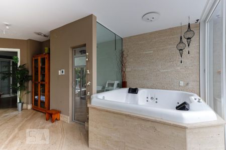 Casa de condomínio à venda com 790m², 4 quartos e 6 vagas Casa de condomínio à venda com 790m², 4 quartos e 6 vagasSPA