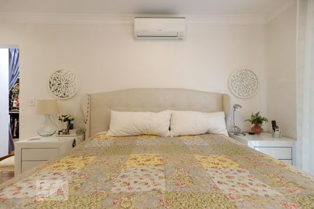 Casa de condomínio à venda com 790m², 4 quartos e 6 vagas Casa de condomínio à venda com 790m², 4 quartos e 6 vagasSuíte 1