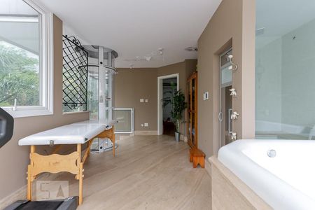 Casa de condomínio à venda com 790m², 4 quartos e 6 vagas Casa de condomínio à venda com 790m², 4 quartos e 6 vagasSPA