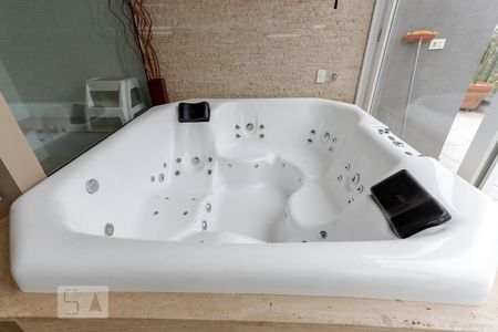 Casa de condomínio à venda com 790m², 4 quartos e 6 vagas Casa de condomínio à venda com 790m², 4 quartos e 6 vagasSPA