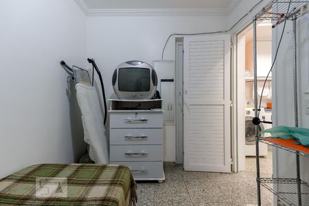 Casa de condomínio à venda com 790m², 4 quartos e 6 vagas Casa de condomínio à venda com 790m², 4 quartos e 6 vagasQuarto de Serviço