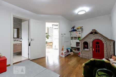 Casa de condomínio à venda com 790m², 4 quartos e 6 vagas Casa de condomínio à venda com 790m², 4 quartos e 6 vagasSuíte 4